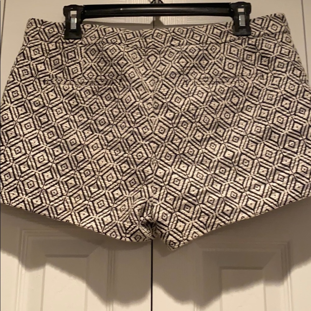 Pattern shorts - Picture 3 of 3